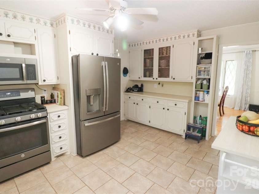 112 Forest Avenue, Valdese, NC 28690.  MLS# CAR4378000, YatesRealty ID 21057. 