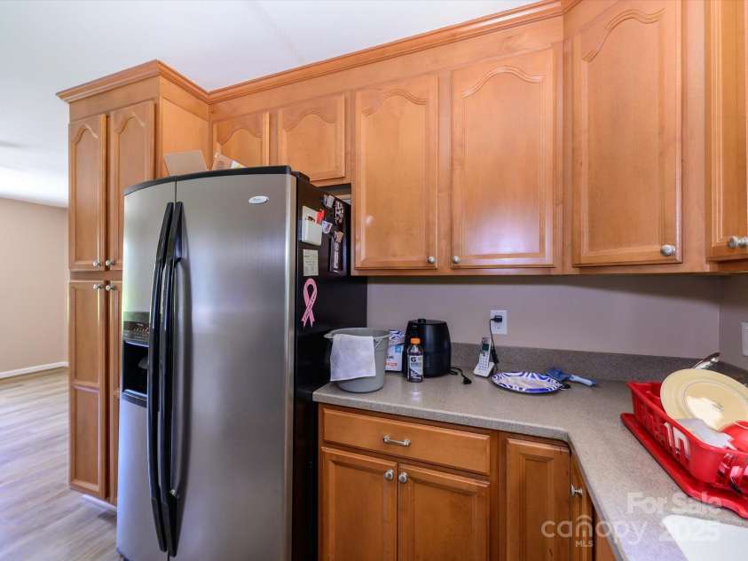 618 Springfield Drive, Concord, NC 28027.  MLS# CAR4272243, YatesRealty ID 21057. Kitchen