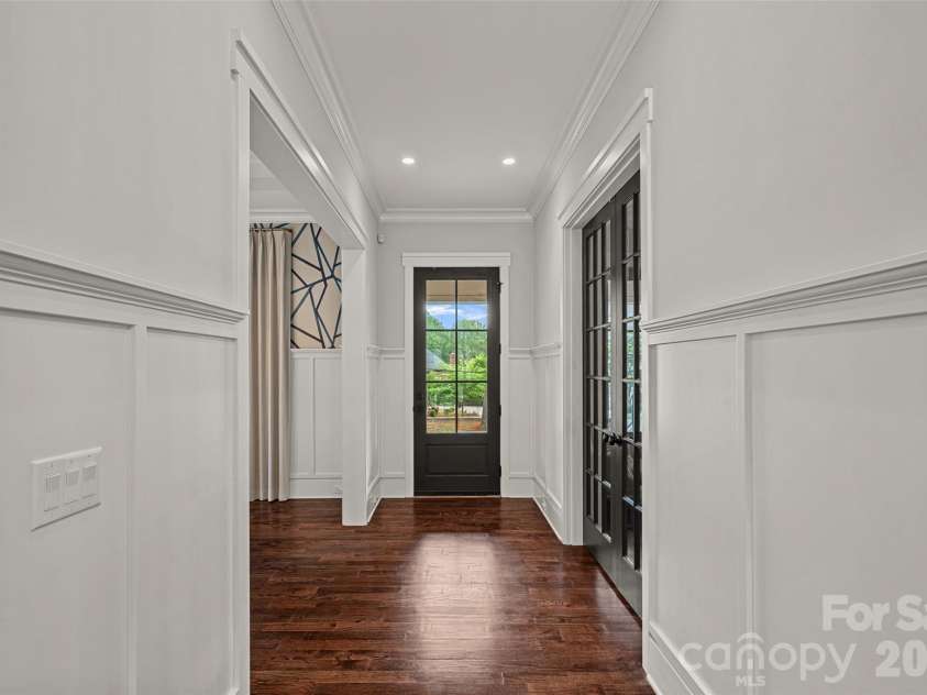 4316 Tangle Drive, Charlotte, NC 28211.  MLS# CAR4372166, YatesRealty ID 21058. 