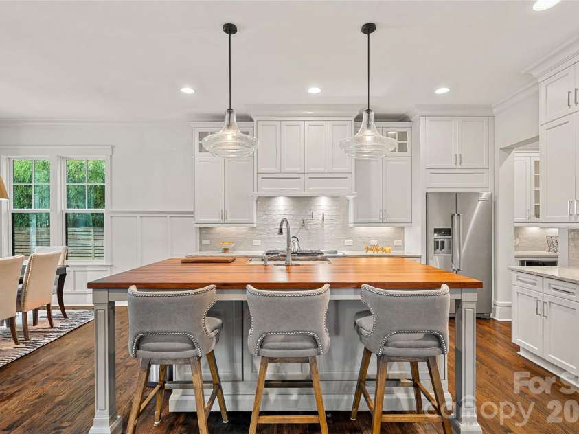 4316 Tangle Drive, Charlotte, NC 28211.  MLS# CAR4372166, YatesRealty ID 21058. 