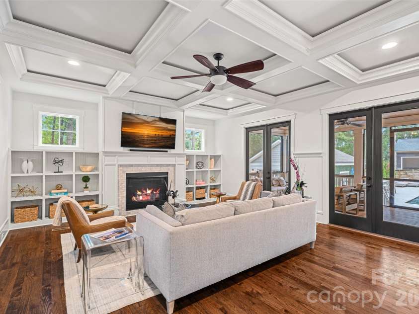 4316 Tangle Drive, Charlotte, NC 28211.  MLS# CAR4372166, YatesRealty ID 21058. 