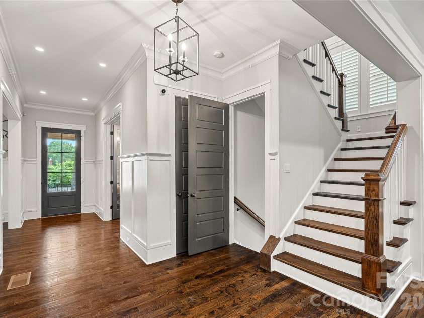 4316 Tangle Drive, Charlotte, NC 28211.  MLS# CAR4372166, YatesRealty ID 21058. 