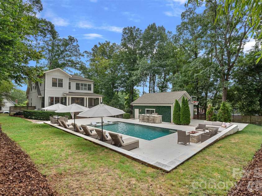 4316 Tangle Drive, Charlotte, NC 28211.  MLS# CAR4372166, YatesRealty ID 21058. 