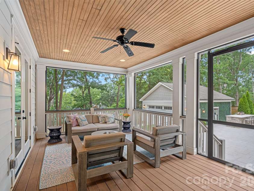 4316 Tangle Drive, Charlotte, NC 28211.  MLS# CAR4372166, YatesRealty ID 21058. Screened Porch