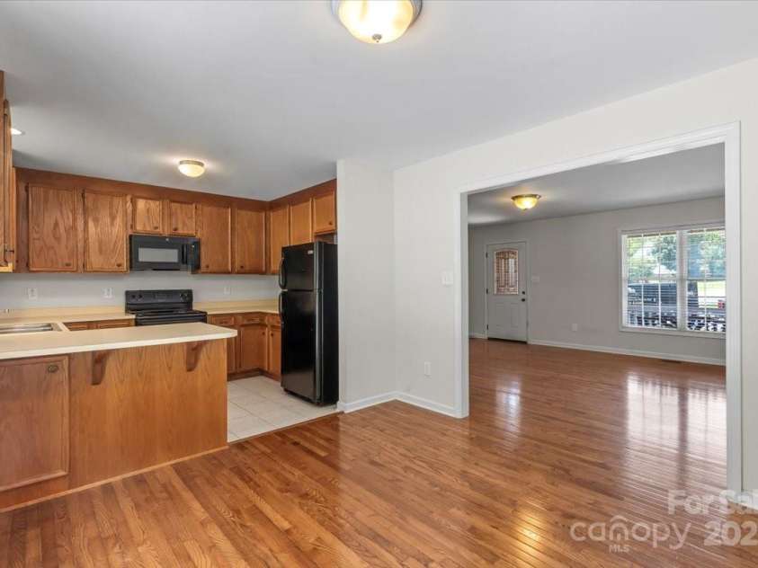 1011 Atherstone Street, Conover, NC 28613.  MLS# CAR4270351, YatesRealty ID 21059. 