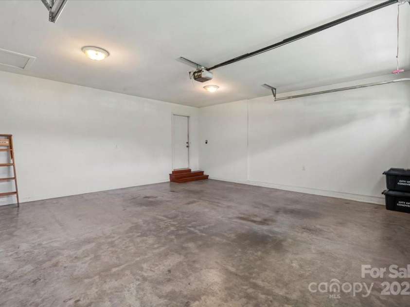 1011 Atherstone Street, Conover, NC 28613.  MLS# CAR4270351, YatesRealty ID 21059. 