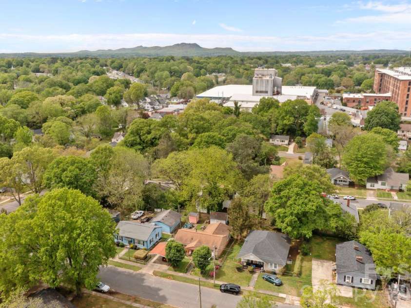 318 Liberty Street, Gastonia, NC 28052.  MLS# CAR4310640, YatesRealty ID 21059. 