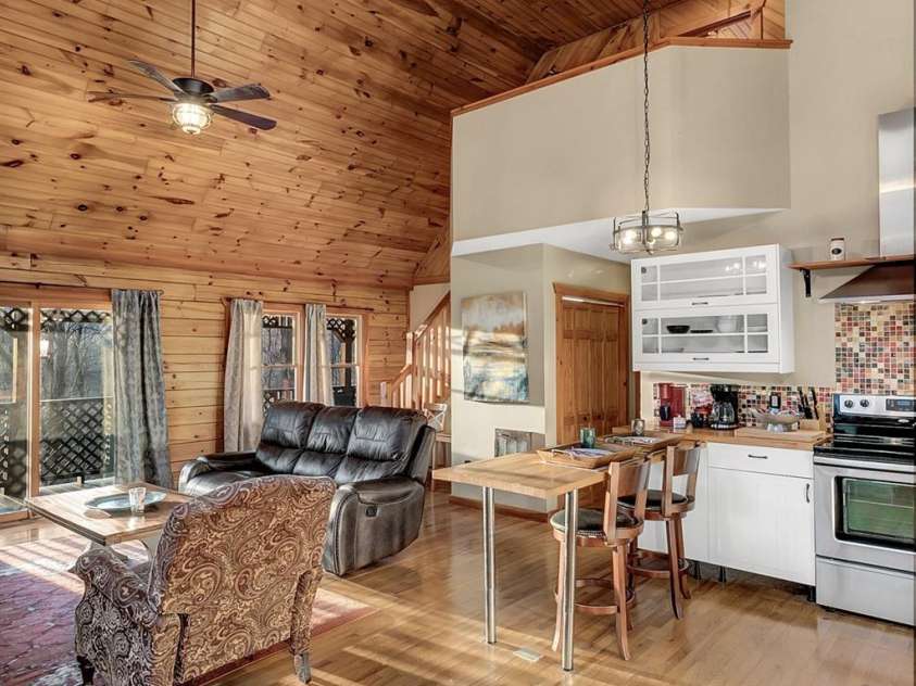135 Pretty Ridge Road, Maggie Valley, NC 28751.  MLS# CAR4215766, YatesRealty ID 2106. 