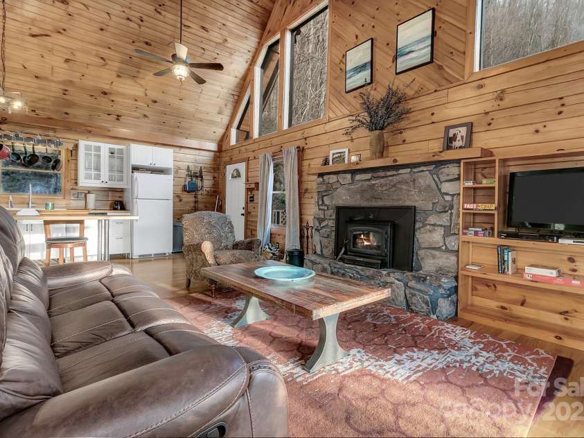 135 Pretty Ridge Road, Maggie Valley, NC 28751.  MLS# CAR4215766, YatesRealty ID 2106. 