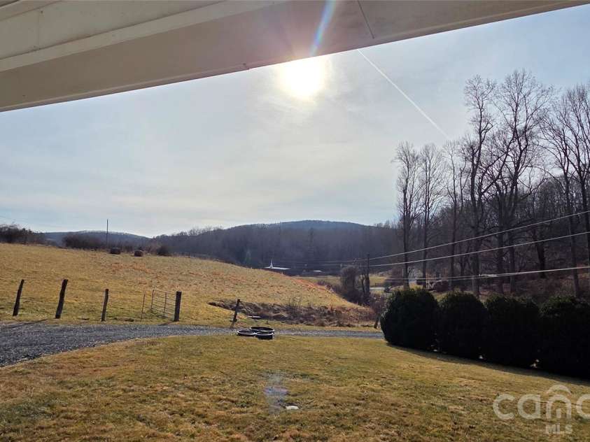 212 Old Dale Road, Spruce Pine, NC 28777.  MLS# CAR4335802, YatesRealty ID 2106. 
