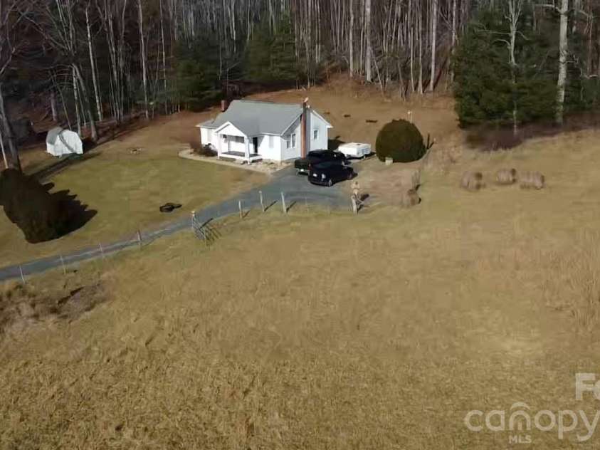 212 Old Dale Road, Spruce Pine, NC 28777.  MLS# CAR4335802, YatesRealty ID 2106. 