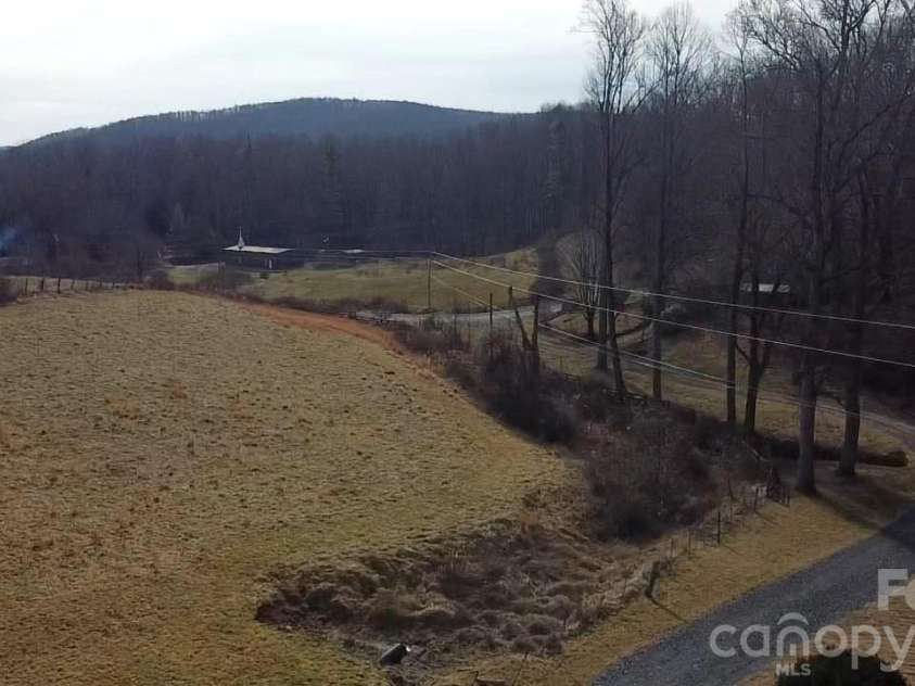 212 Old Dale Road, Spruce Pine, NC 28777.  MLS# CAR4335802, YatesRealty ID 2106. 
