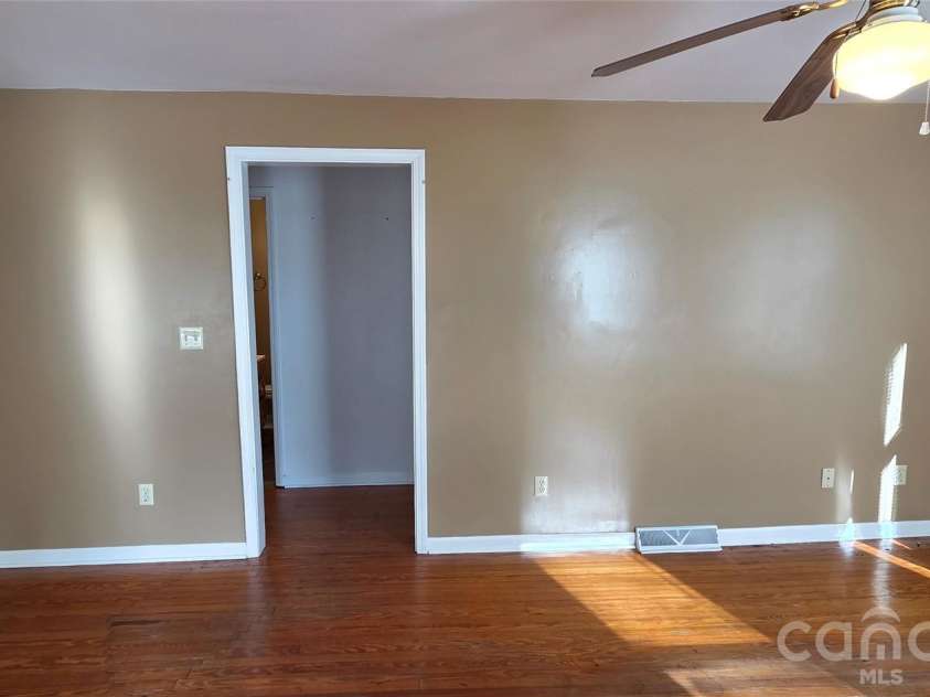 212 Old Dale Road, Spruce Pine, NC 28777.  MLS# CAR4335802, YatesRealty ID 2106. 