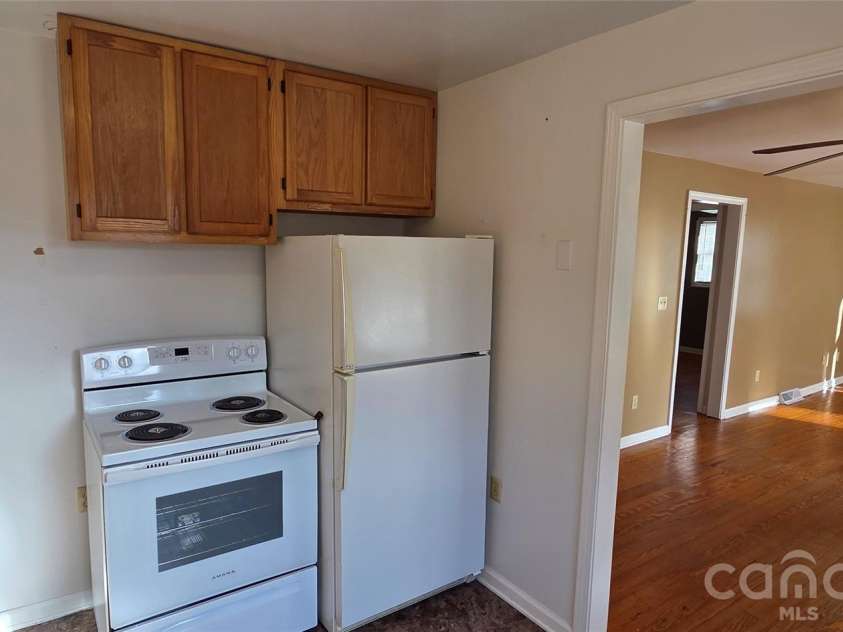 212 Old Dale Road, Spruce Pine, NC 28777.  MLS# CAR4335802, YatesRealty ID 2106. Kitchen