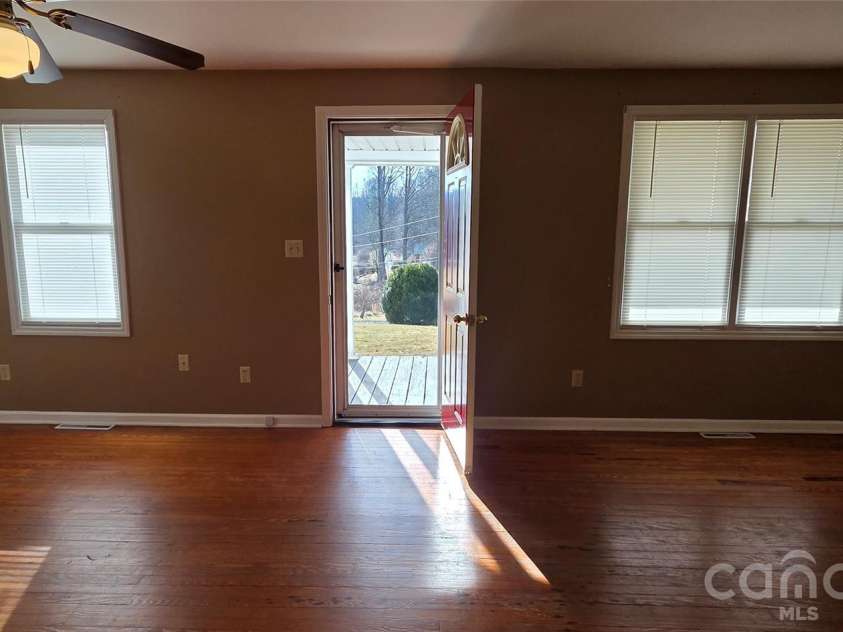 212 Old Dale Road, Spruce Pine, NC 28777.  MLS# CAR4335802, YatesRealty ID 2106. Living room