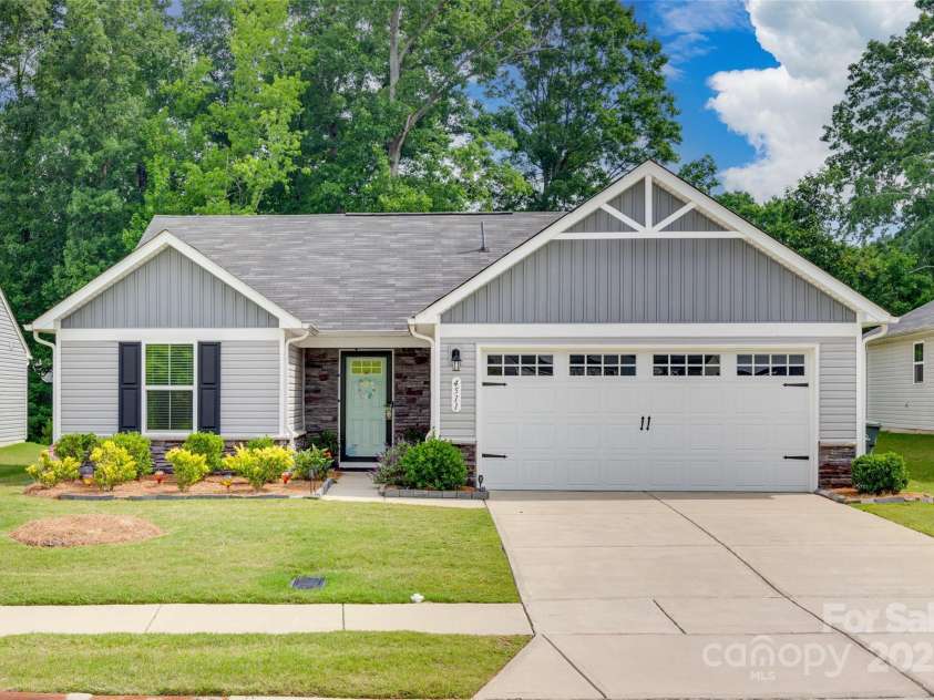 4511 Hunton Dale Road, Concord, NC 28027.  MLS# CAR4267913, YatesRealty ID 21060. 