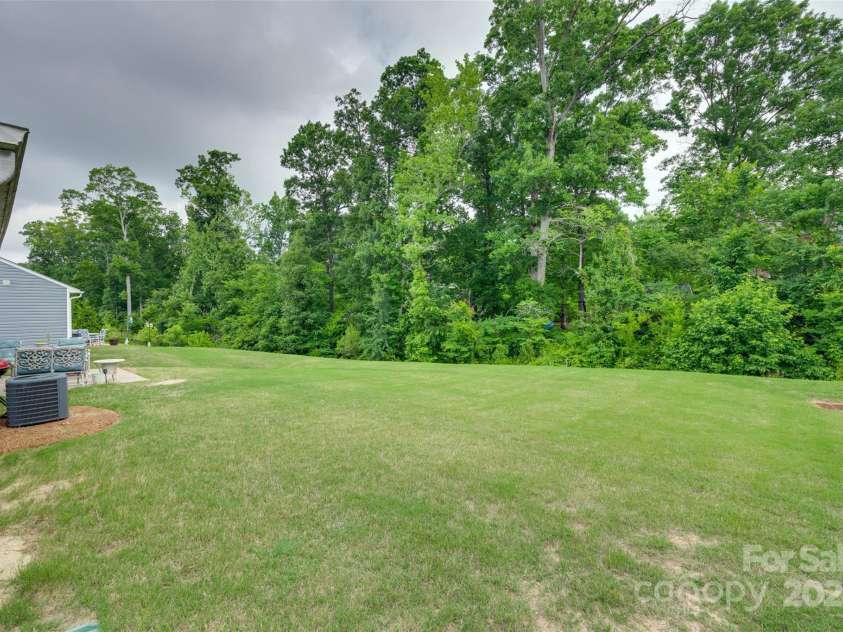 4511 Hunton Dale Road, Concord, NC 28027.  MLS# CAR4267913, YatesRealty ID 21060. 