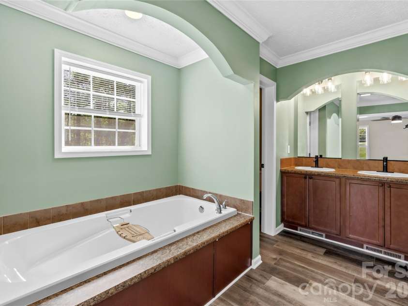 350 Little Creek Drive, Salisbury, NC 28147.  MLS# CAR4365928, YatesRealty ID 21061. 