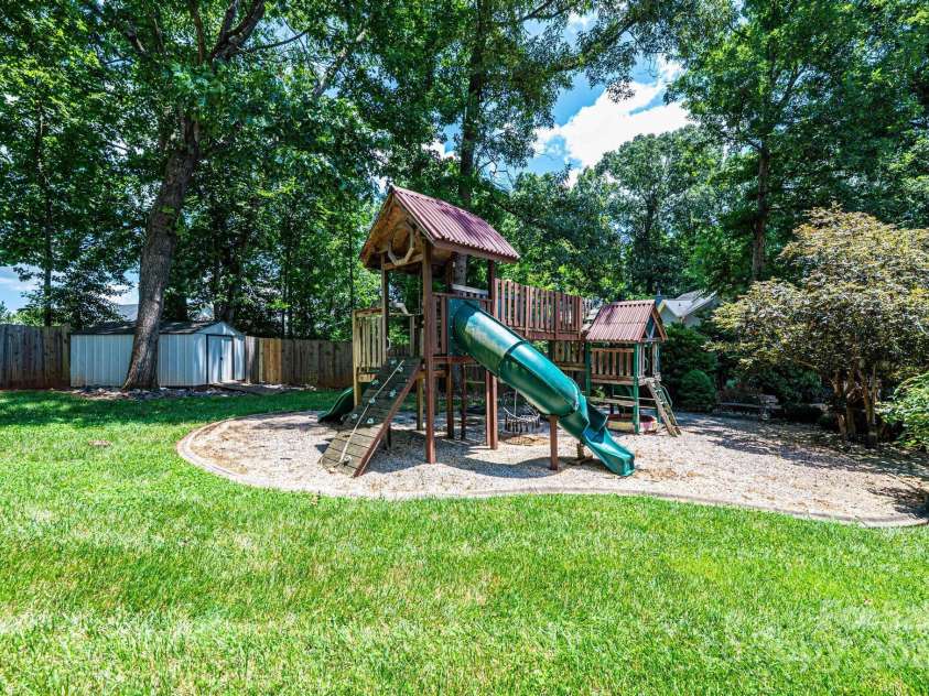 3889 Mattingly Drive, Hickory, NC 28602.  MLS# CAR4273093, YatesRealty ID 21061. 