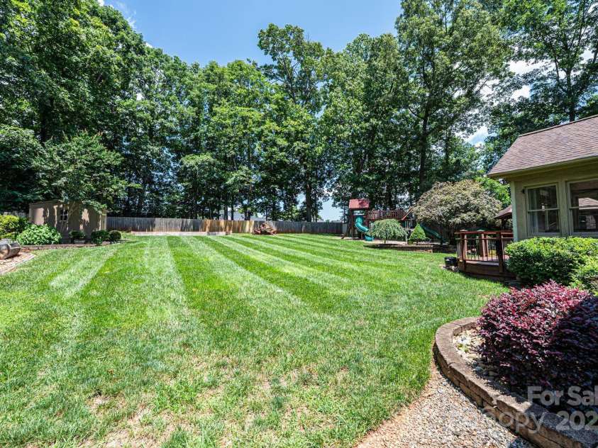 3889 Mattingly Drive, Hickory, NC 28602.  MLS# CAR4273093, YatesRealty ID 21061. 