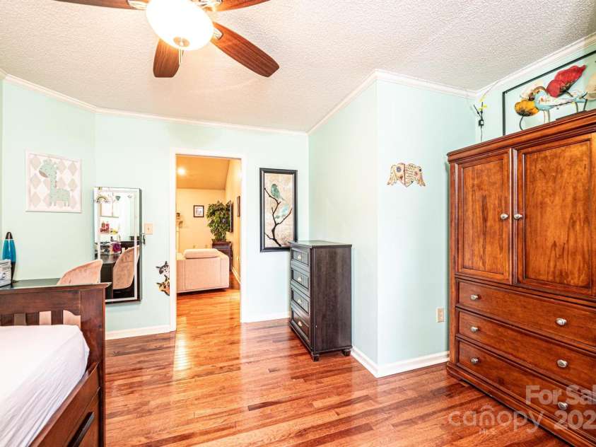 3889 Mattingly Drive, Hickory, NC 28602.  MLS# CAR4273093, YatesRealty ID 21061. 