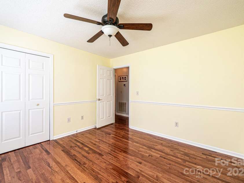 3889 Mattingly Drive, Hickory, NC 28602.  MLS# CAR4273093, YatesRealty ID 21061. 