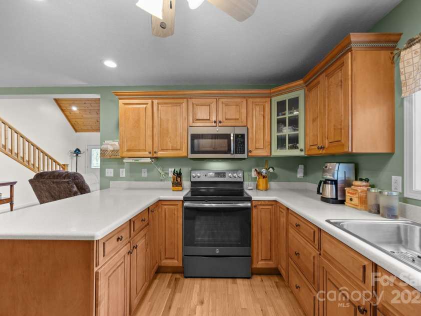 87 Silent Forest Drive, Canton, NC 28716.  MLS# CAR4272042, YatesRealty ID 21062. 