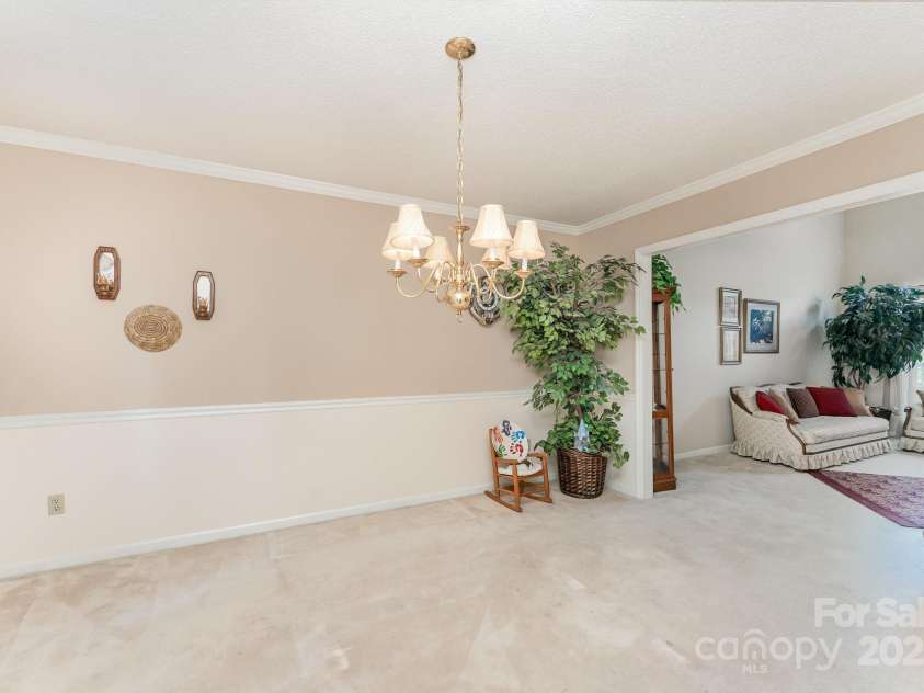 8701 Appaloosa Way Lane, Charlotte, NC 28216.  MLS# CAR4270696, YatesRealty ID 21064. 