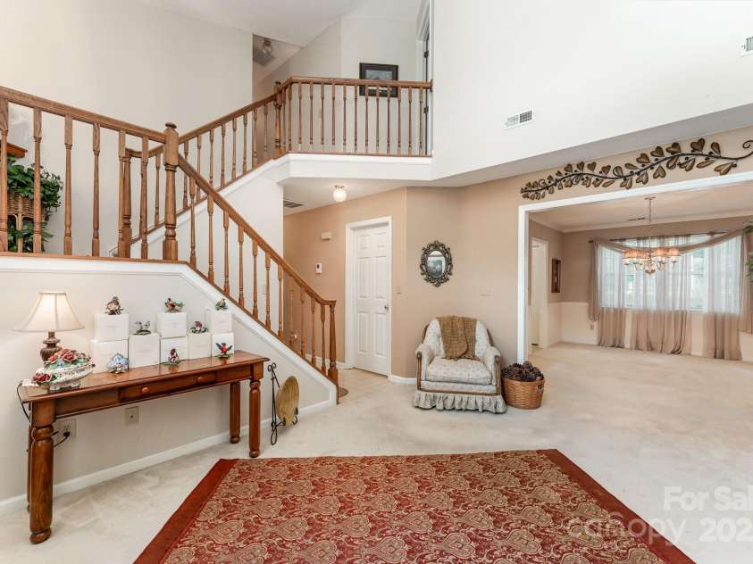 8701 Appaloosa Way Lane, Charlotte, NC 28216.  MLS# CAR4270696, YatesRealty ID 21064. 