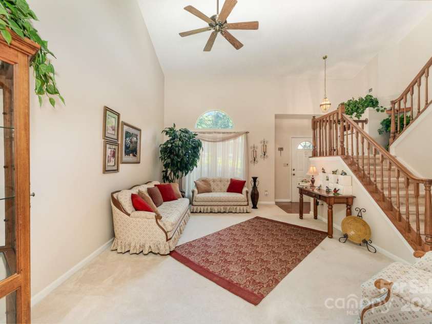 8701 Appaloosa Way Lane, Charlotte, NC 28216.  MLS# CAR4270696, YatesRealty ID 21064. 