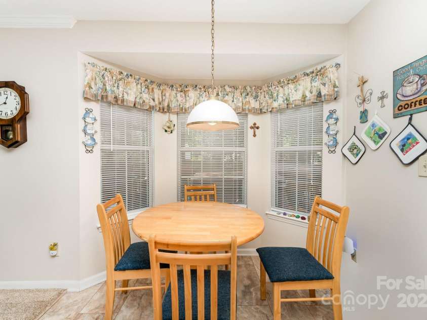 8701 Appaloosa Way Lane, Charlotte, NC 28216.  MLS# CAR4270696, YatesRealty ID 21064. 