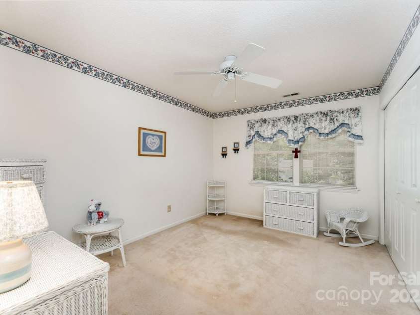 8701 Appaloosa Way Lane, Charlotte, NC 28216.  MLS# CAR4270696, YatesRealty ID 21064. 