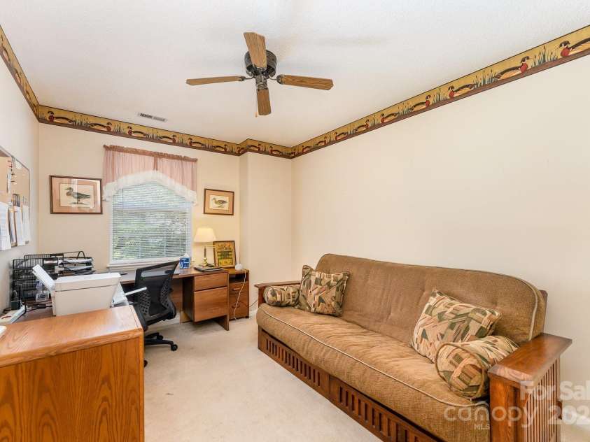 8701 Appaloosa Way Lane, Charlotte, NC 28216.  MLS# CAR4270696, YatesRealty ID 21064. 