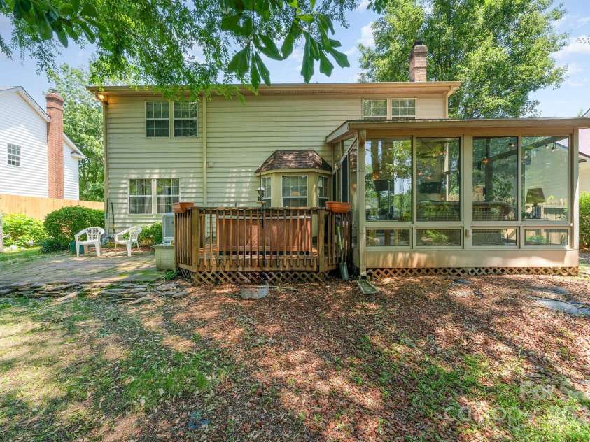 8701 Appaloosa Way Lane, Charlotte, NC 28216.  MLS# CAR4270696, YatesRealty ID 21064. 