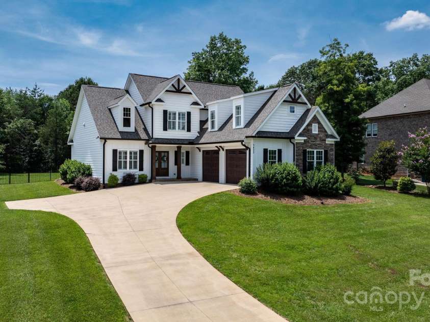 3622 46th Avenue, Hickory, NC 28601.  MLS# CAR4268935, YatesRealty ID 21065. 