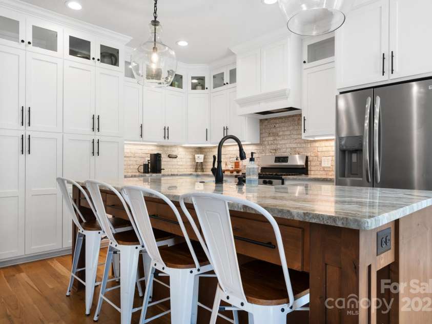 3622 46th Avenue, Hickory, NC 28601.  MLS# CAR4268935, YatesRealty ID 21065. Kitchen with Breakfast Bar