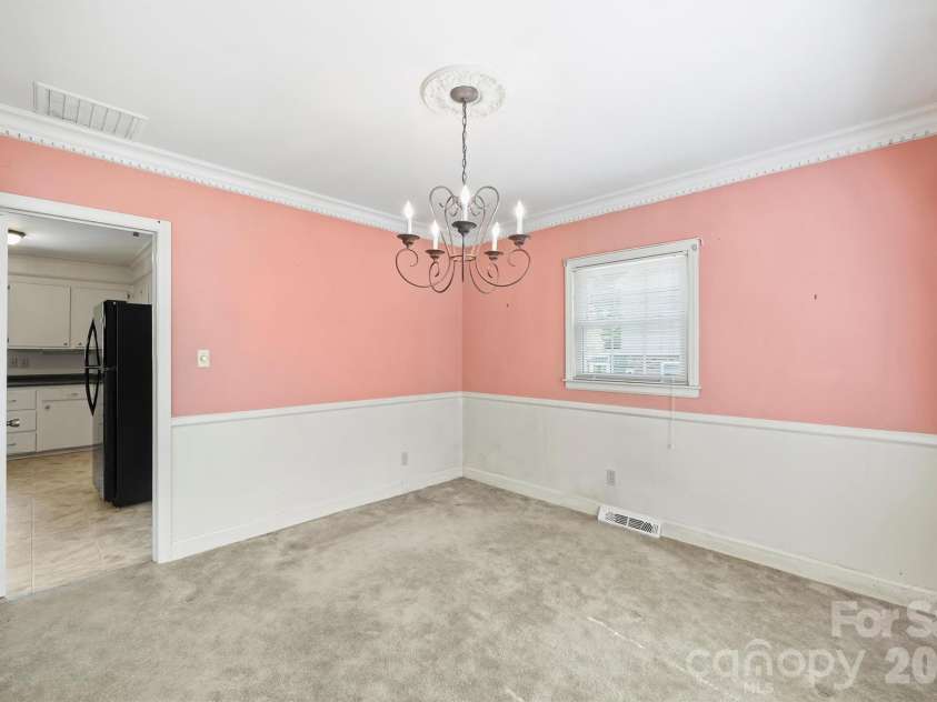 6800 Lancer Drive, Charlotte, NC 28226.  MLS# CAR4372096, YatesRealty ID 21065. 