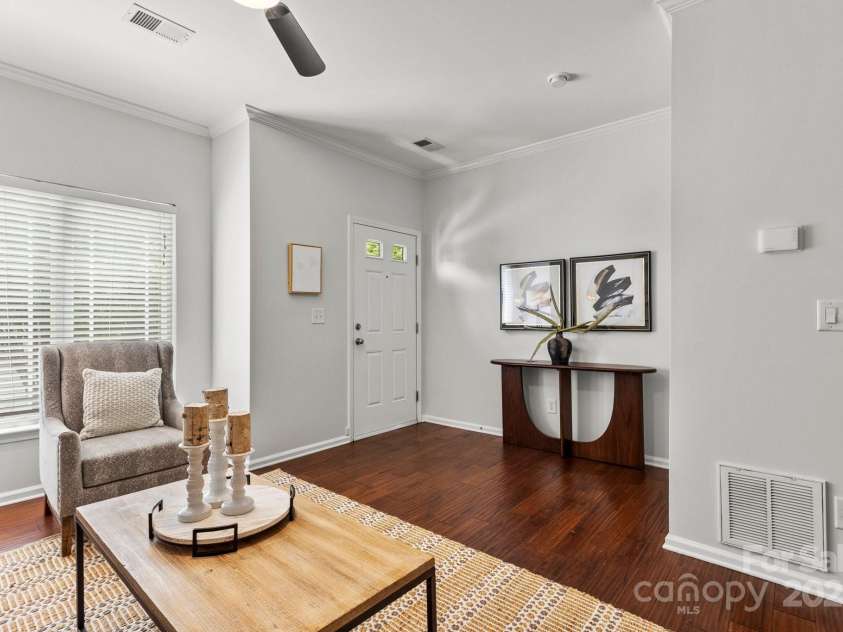1125 Kurt Court, Charlotte, NC 28209.  MLS# CAR4271144, YatesRealty ID 21066. 