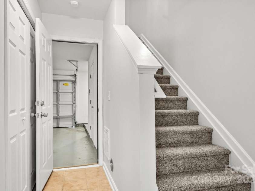 1125 Kurt Court, Charlotte, NC 28209.  MLS# CAR4271144, YatesRealty ID 21066. 