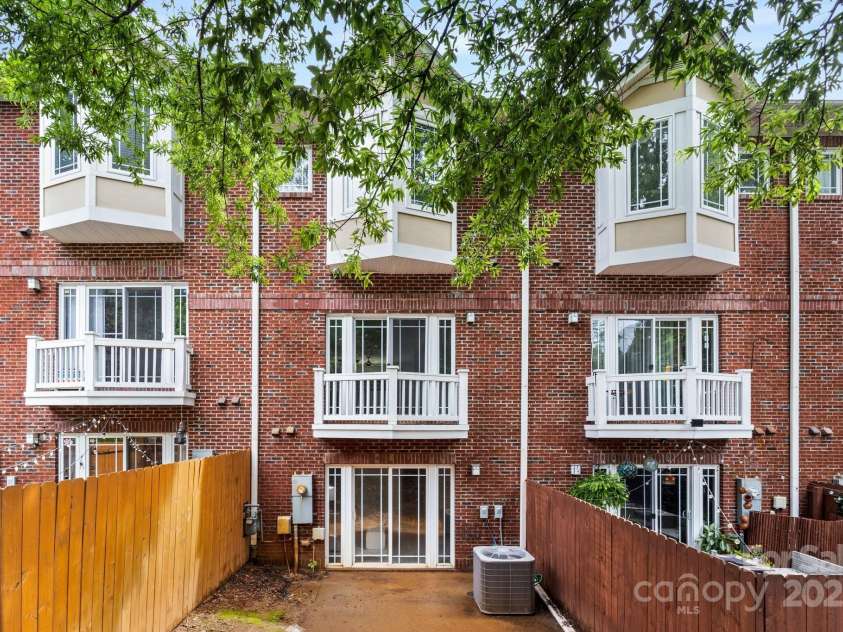 1125 Kurt Court, Charlotte, NC 28209.  MLS# CAR4271144, YatesRealty ID 21066. 