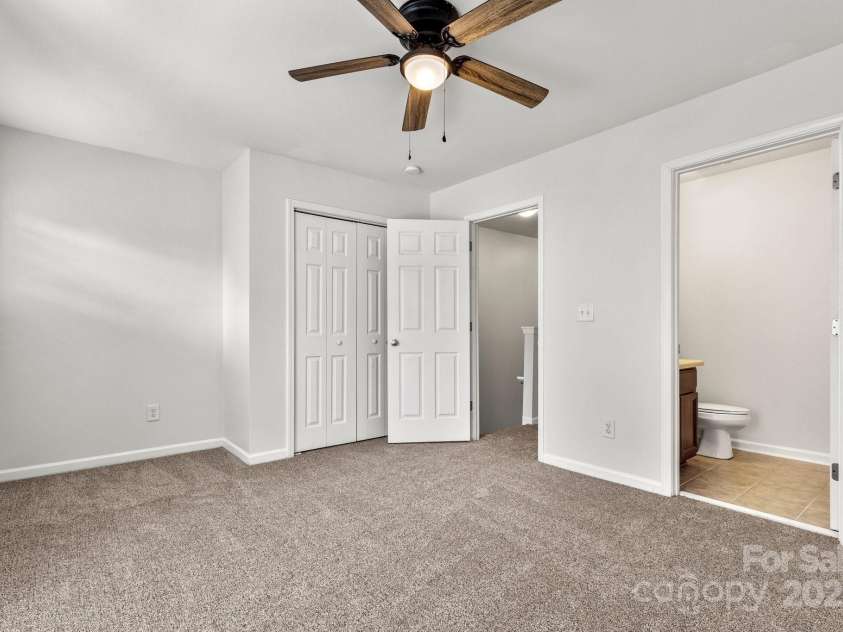 1125 Kurt Court, Charlotte, NC 28209.  MLS# CAR4271144, YatesRealty ID 21066. 