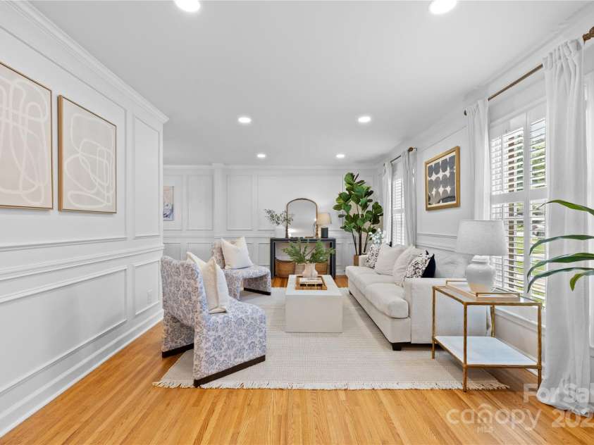 1024 Regency Drive, Charlotte, NC 28211.  MLS# CAR4271953, YatesRealty ID 21067. 