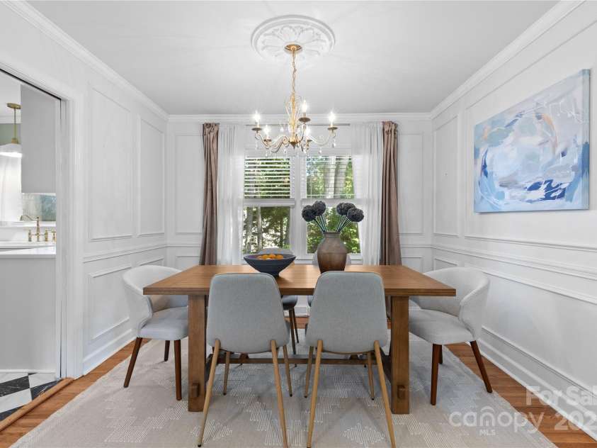 1024 Regency Drive, Charlotte, NC 28211.  MLS# CAR4271953, YatesRealty ID 21067. 