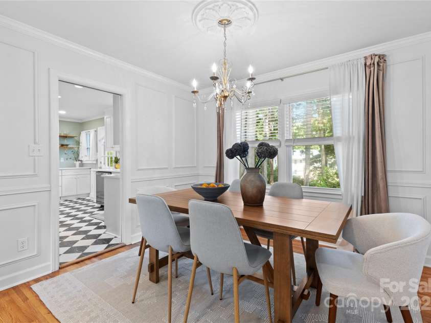 1024 Regency Drive, Charlotte, NC 28211.  MLS# CAR4271953, YatesRealty ID 21067. 