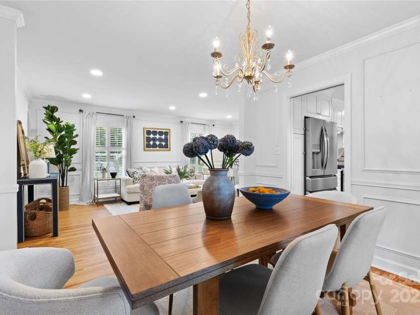 1024 Regency Drive, Charlotte, NC 28211.  MLS# CAR4271953, YatesRealty ID 21067. 