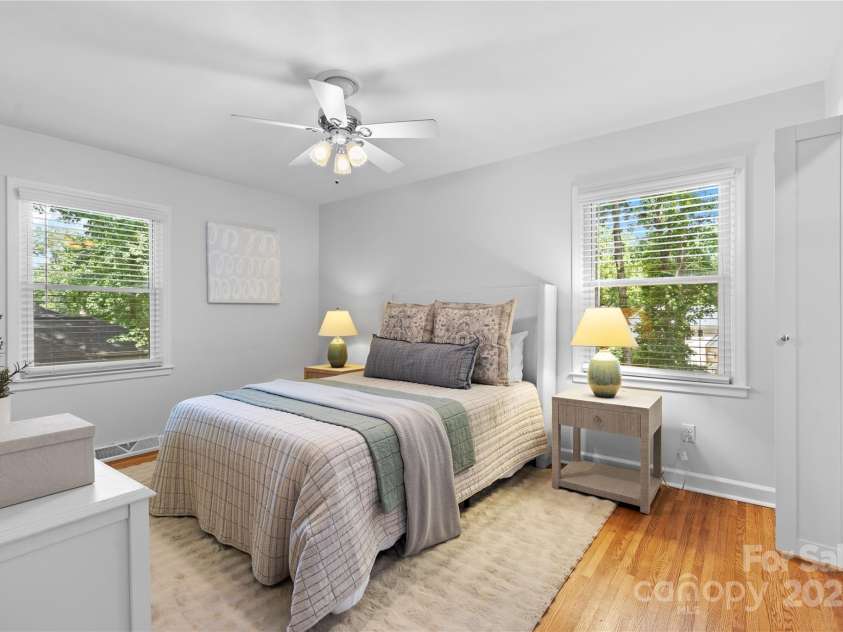 1024 Regency Drive, Charlotte, NC 28211.  MLS# CAR4271953, YatesRealty ID 21067. 