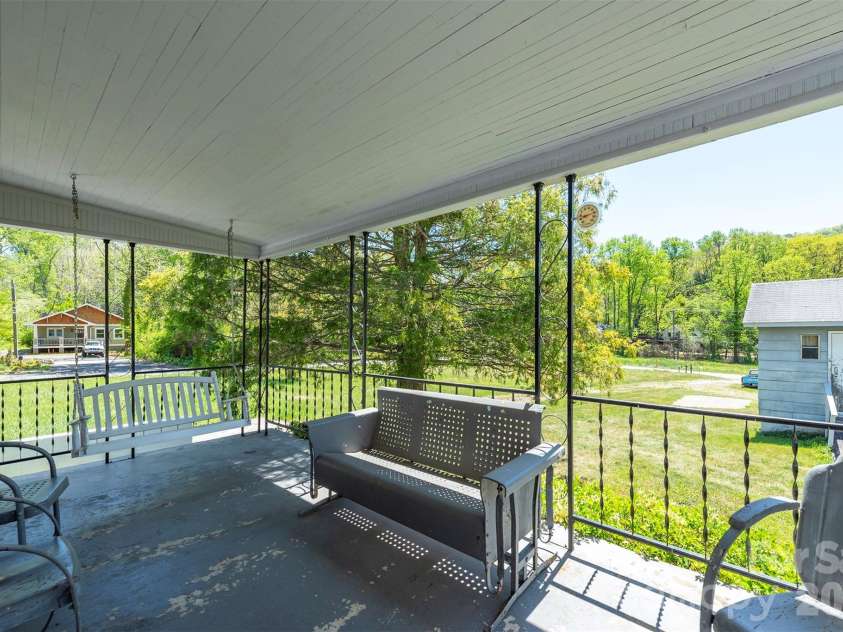28 Brooks Cove Road, Black Mountain, NC 28711.  MLS# CAR4372449, YatesRealty ID 21067. 