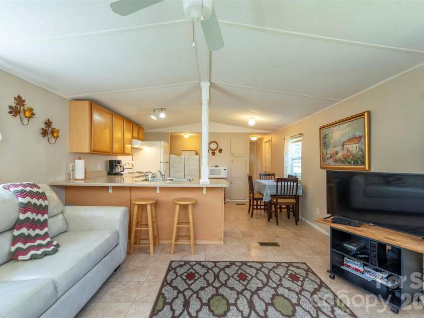 28 Brooks Cove Road, Black Mountain, NC 28711.  MLS# CAR4372449, YatesRealty ID 21067. 
