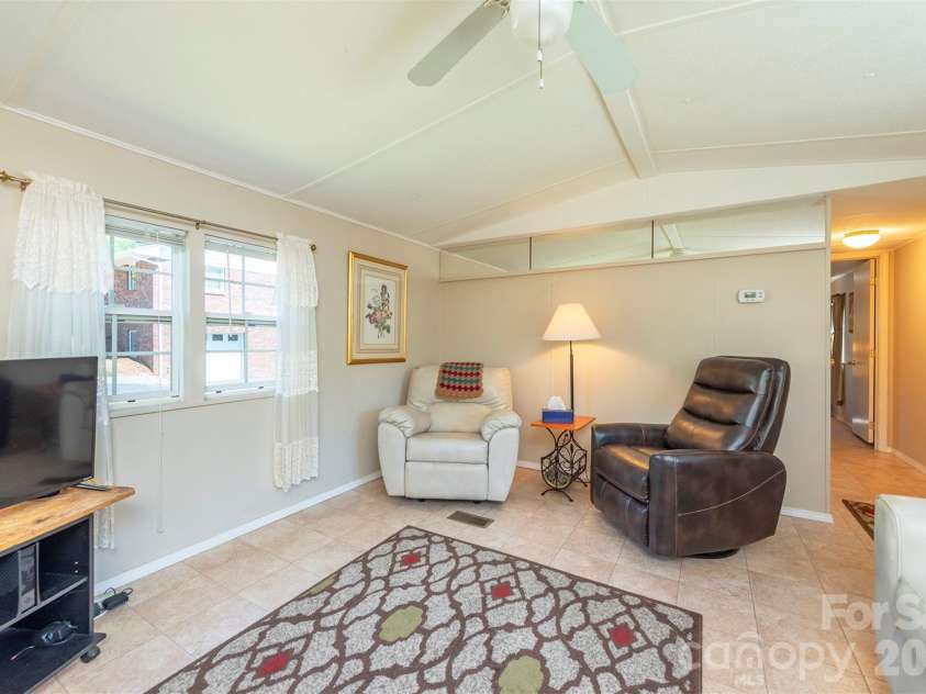 28 Brooks Cove Road, Black Mountain, NC 28711.  MLS# CAR4372449, YatesRealty ID 21067. 
