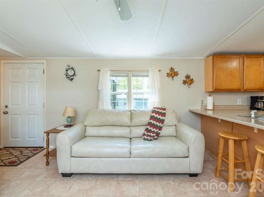 28 Brooks Cove Road, Black Mountain, NC 28711.  MLS# CAR4372449, YatesRealty ID 21067. 